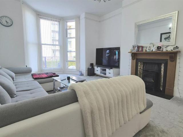 Clarendon Road, Southsea 2 bed apartment to rent £1,350 pcm £312 pw