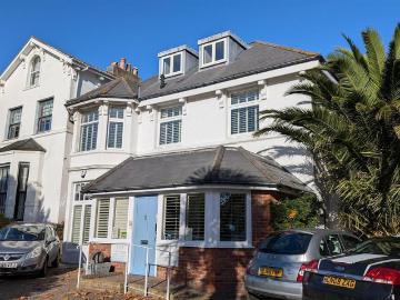 Clarendon Road, Southsea, PO5 2ED 1 bed flat to rent £1,000 pcm £231 pw