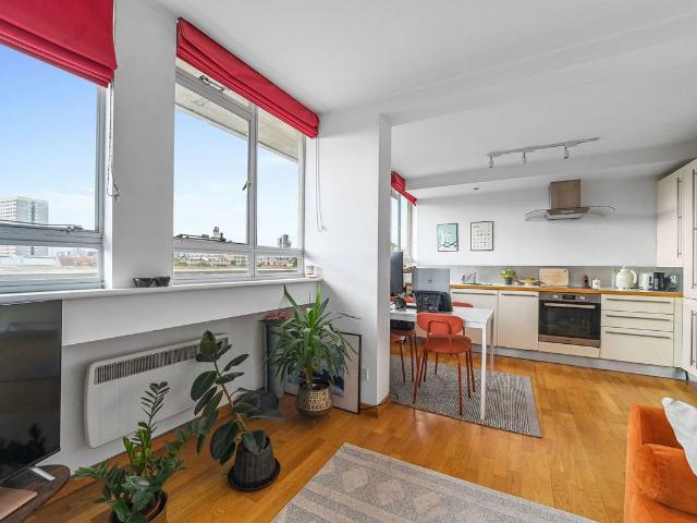 Claredale Street, Keeling House Claredale Street E2, 1 bed flat to rent, £2,150 pcm | PrimeLocation