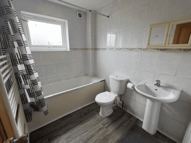 Clark Way, Hounslow, TW5 1 bed apartment to rent £1,150 pcm £265 pw