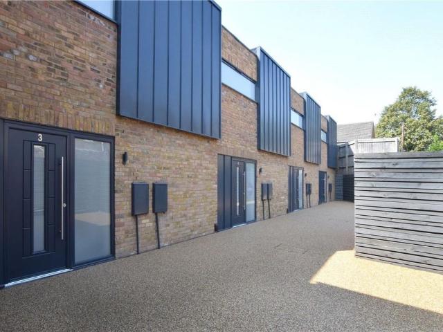 Clark Mews, Watford, WD18 1 bed maisonette to rent £1,450 pcm £335 pw