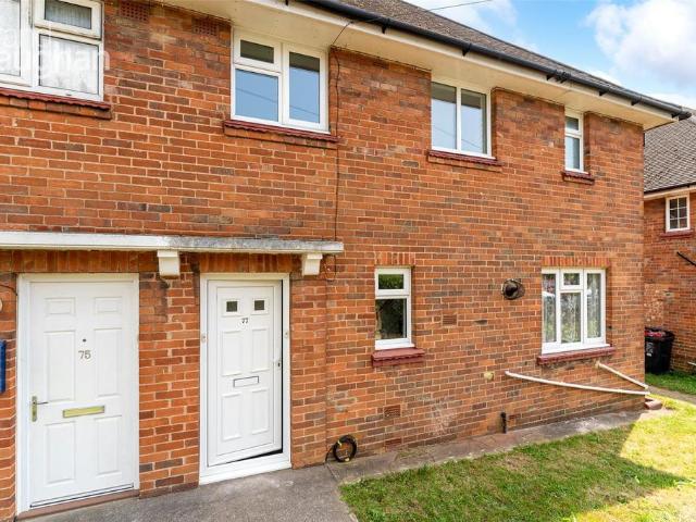 Clarke Avenue, Hove, East Sussex, BN3 4 bed semi detached house to rent £2,350 pcm £542 pw