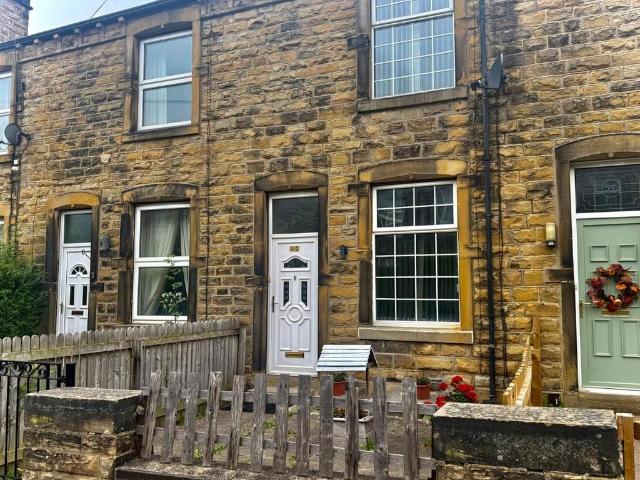Clarke Street, Westborough, Dewsbury 2 bed terraced house to rent £695 pcm £160 pw