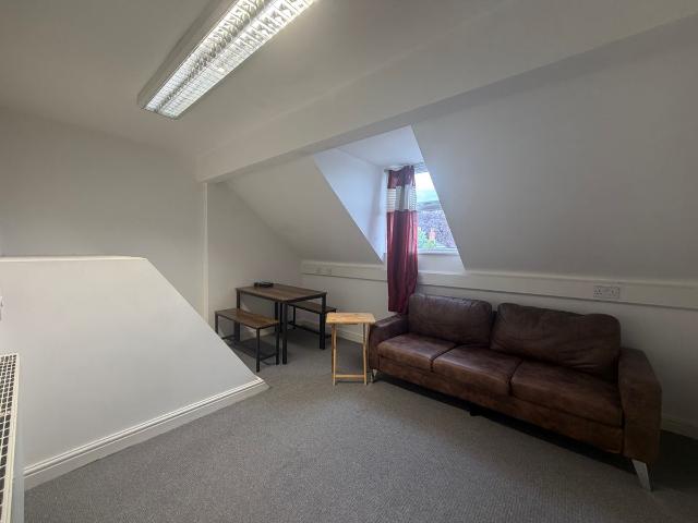 Clarkegrove Road, Sheffield S10, 3 bed flat to rent, £1,100 pcm | PrimeLocation