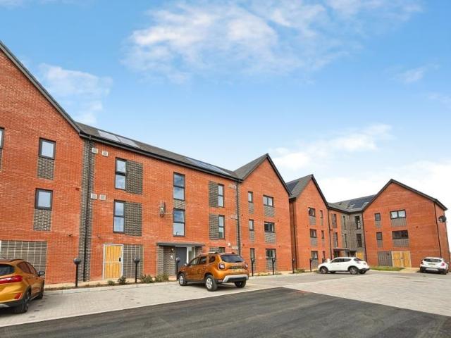 Clarks Grove, Bristol BS34, 2 bed flat to rent, £1,700 pcm | PrimeLocation