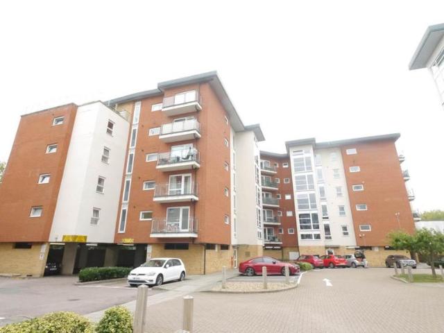 Clarkson Court, Hatfield 2 bed apartment to rent £1,550 pcm £358 pw