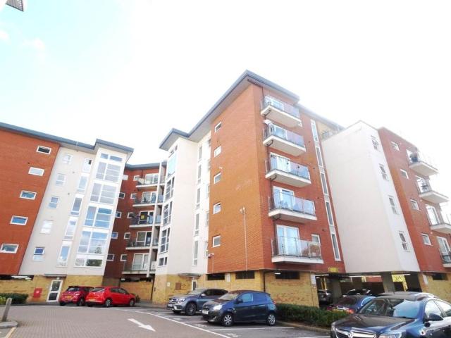 Clarkson Court, Hatfield AL10, 2 bed flat to rent, £1,550 pcm | PrimeLocation