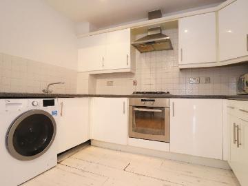 Clarkson Court, Hatfield AL10, 3 bed flat to rent, £2,550 pcm | PrimeLocation