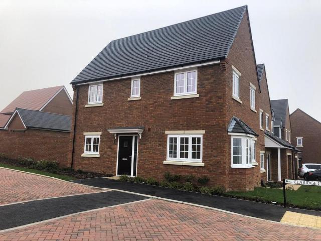 Claridge Close, Swindon, SN6 3 bed detached house to rent £1,950 pcm £450 pw