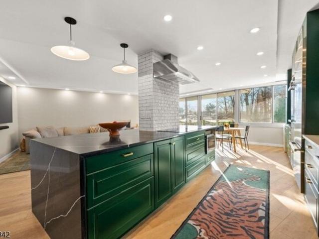 Claridge Dr Apt,verona, Condo For Sale