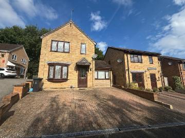 Clary Road, Swindon SN2, 4 bed property to rent, £1,600 pcm | PrimeLocation