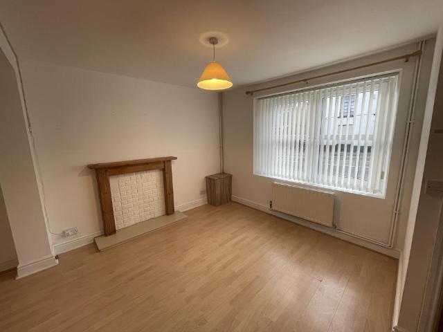 Clase Rd, Swansea 2 bed terraced house to rent £850 pcm £196 pw