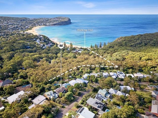 Classic Macmasters Beach living with direct beach trail access