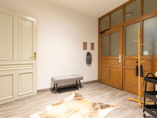 Classic meets modern stylish accommodation near the train station with a workplace, 2 bedrooms and free coffee and tea, Chemnitz Amsterdam Apartments for Rent