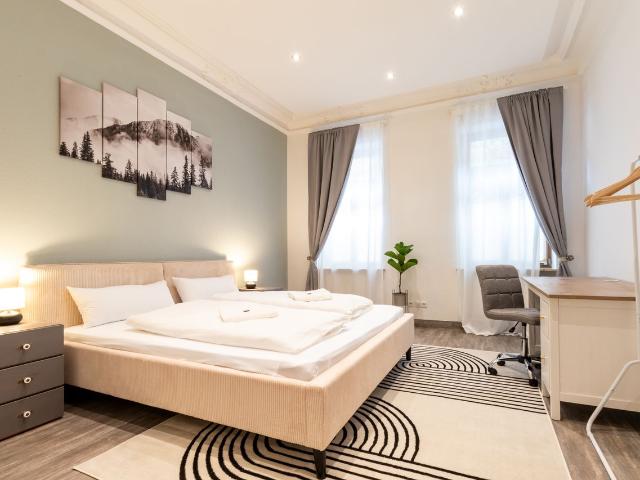 Classic meets modern stylish accommodation near the train station with a workplace, 2 bedrooms and free coffee and tea, Chemnitz Amsterdam Apartments for Rent