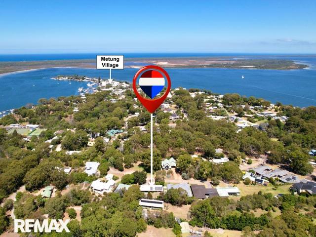 Classic Metung Family Home in Prime Location