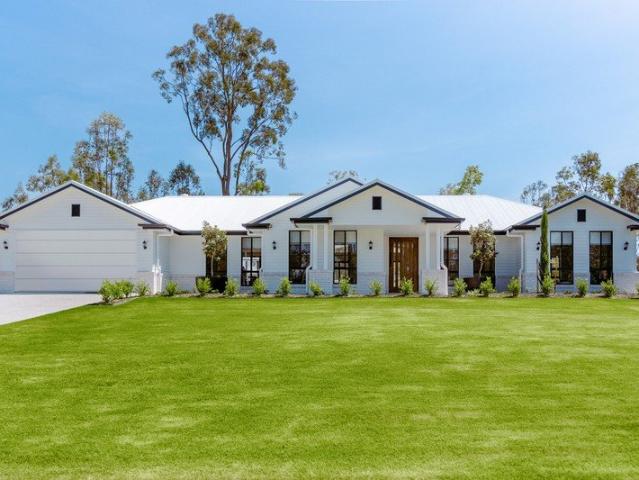 CLASSIC ACREAGE HOME FOR THE GROWING FAMILY AWARD WINNING HOME PKG