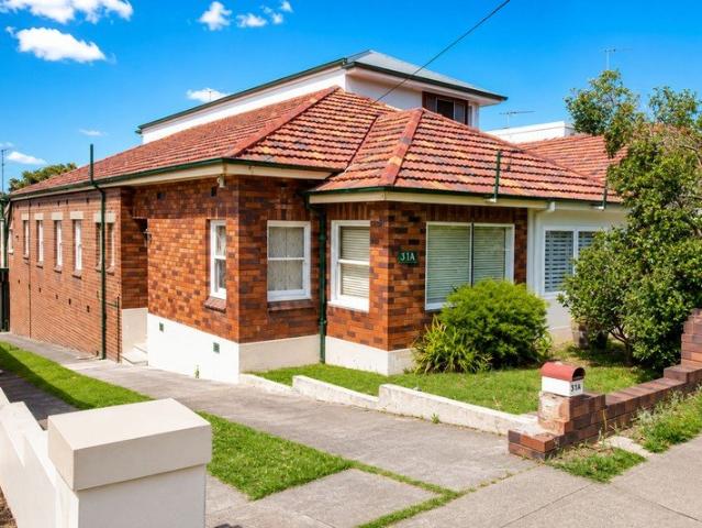 2 Bedroom House with Garage and Study