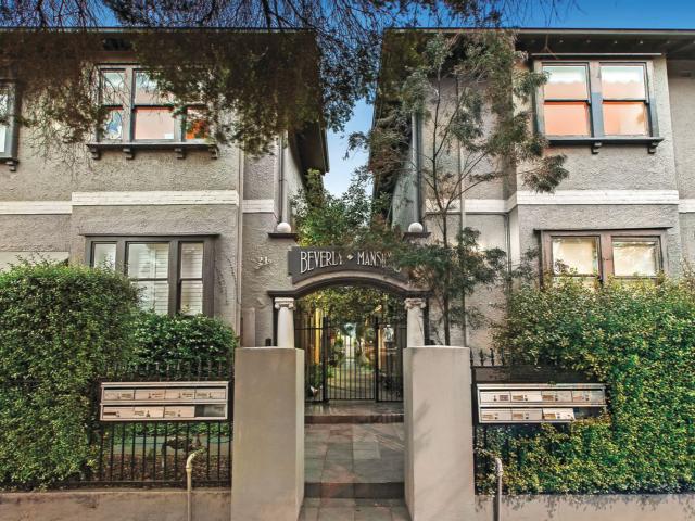 Classic Art Deco Charm in a Great Location