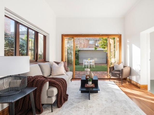 Classic Art Deco Living in a Prime Lifestyle Pocket