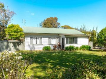 Classic Beach Home Approved Architecturally Designed Duplex 21 Meter Frontage