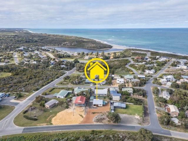 CLASSIC BEACH SHACK!