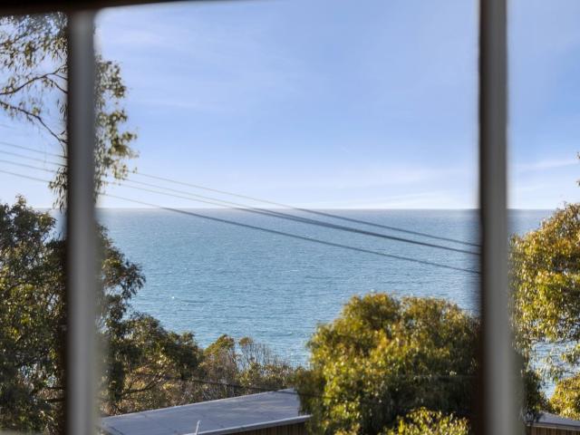 Classic Beach Shack 5 Allen Street Lorne VIC