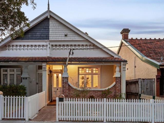 Classic Brick Semi Embraces Light, Style and Easy Living
