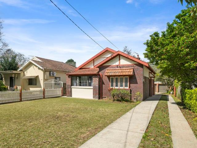 Classic California bungalow, premium location