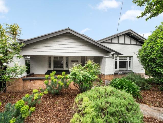 Classic Californian Bungalow in a highly convenient location