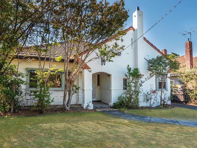 Classic Charm Meets Modern Comfort in Caulfield South