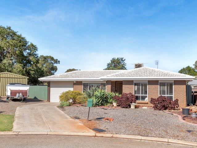 Classic Charm Meets Everyday Convenience On Carob Crescent!