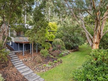 Classic Charm, Modern Design A Parkland Retreat