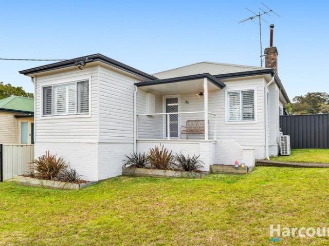 Classic charm, north facing backyard, walk to town centre & school