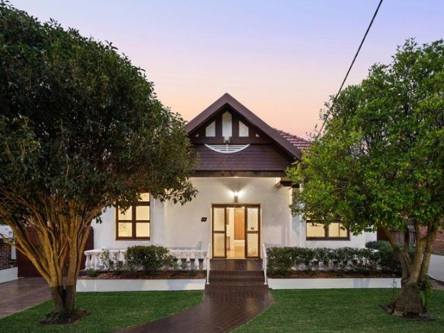 Classic Charm on an Exceptional Family Estate