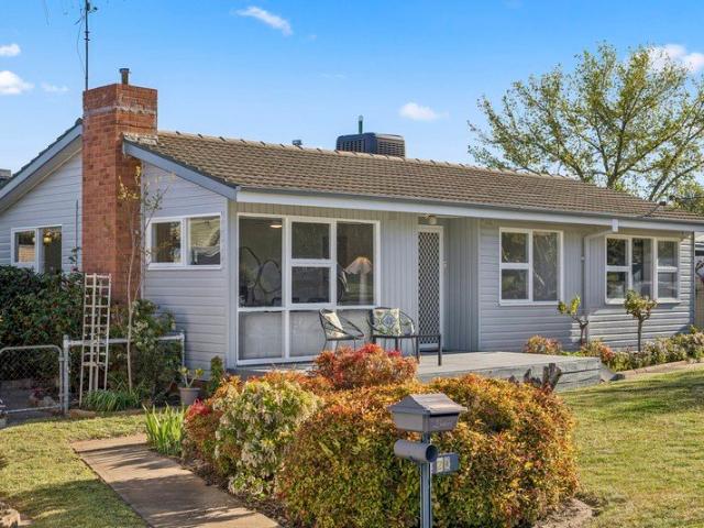 Classic charm, beautifully renewed in Early street