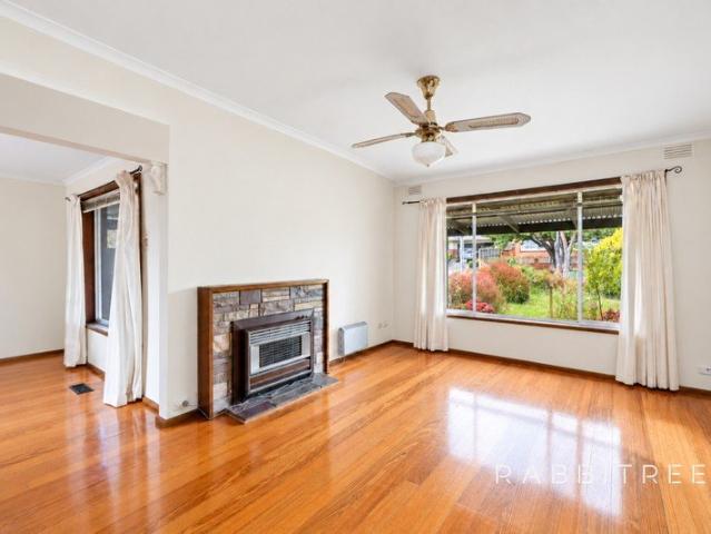 Classic Charm in a Convenient Lilydale Location