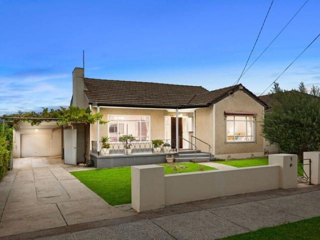 Classic Charm, Spacious Living, Generous Backyard within RGZ3