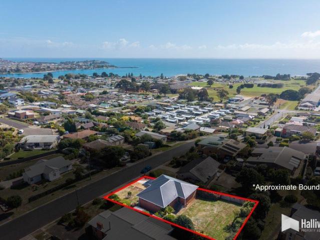 Classic Charm with Views & Room to Grow