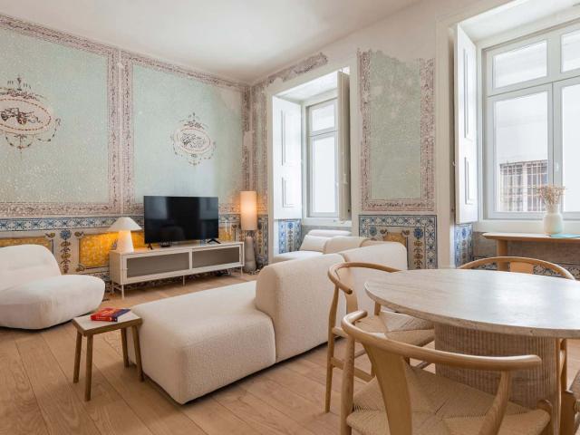 Classic City Center Apartment