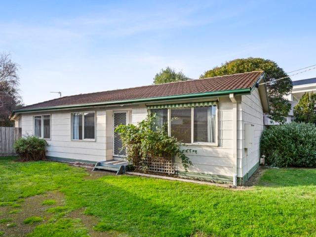Classic Coastal Living in the Heart of Barwon Heads