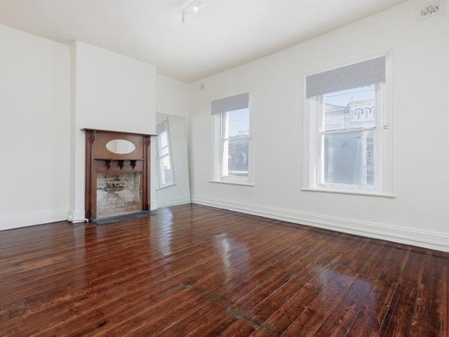 Classic Collingwood Living in an Unbeatable Location access via shopfront on Smith