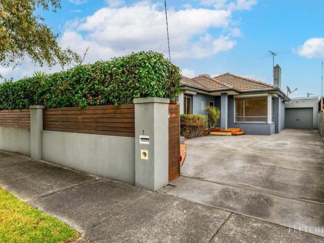Classic Comfort in a Convenient Pascoe Vale South Pocket