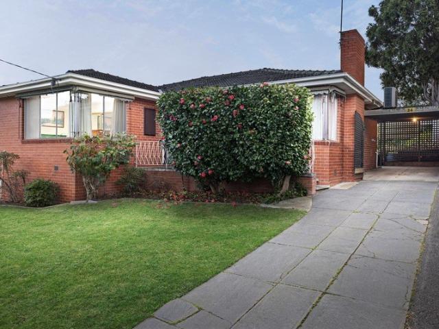 Classic Comfort with Spacious Gardens and Outstanding Convenience