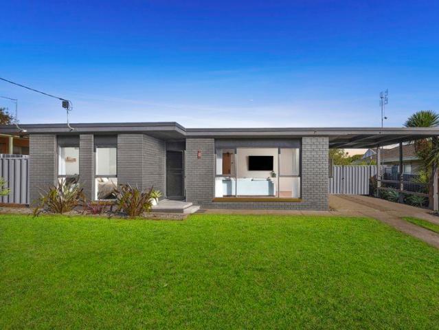 Classic contemporary living in this excellent location
