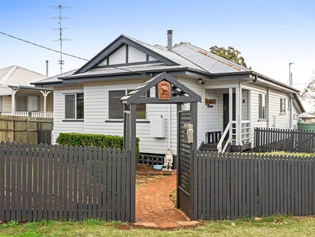 Classic Cottage Charm in South Toowoomba