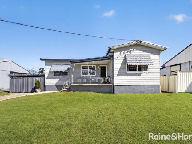 Classic Cottage Charm Meets Modern Edgeworth Living