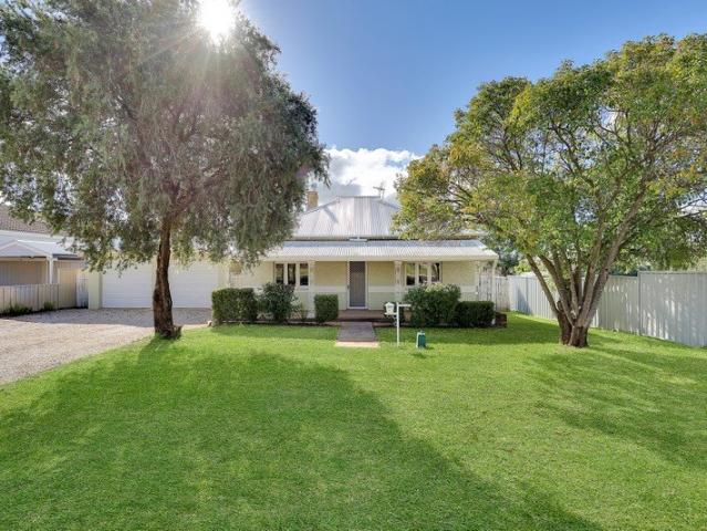 Classic Cottage Just Minutes from the CBD