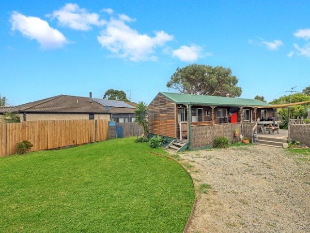 CLASSIC COUNTRY COTTAGE PRICED TO SELL!