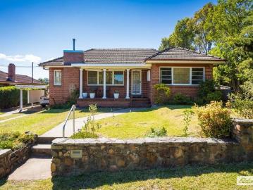 PRICE REDUCED! NOW $660,000